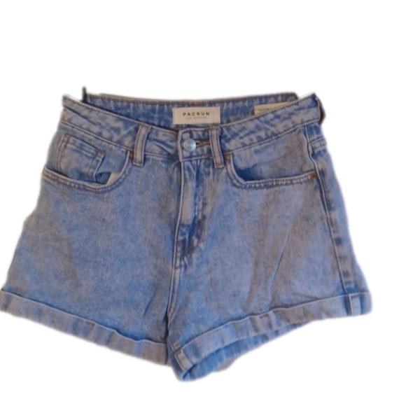 Pacsun lightwash momshort.Size 24. Great used condition,  no flaws. - Picture 1 of 9